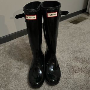 Black Hunter boots- Women size 7. Like new. Barely worn.